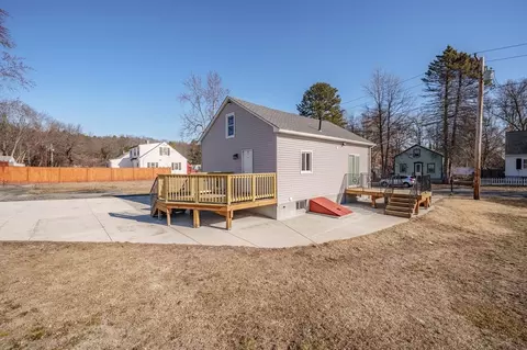 16 Dudley St, Wilbraham, MA 01095