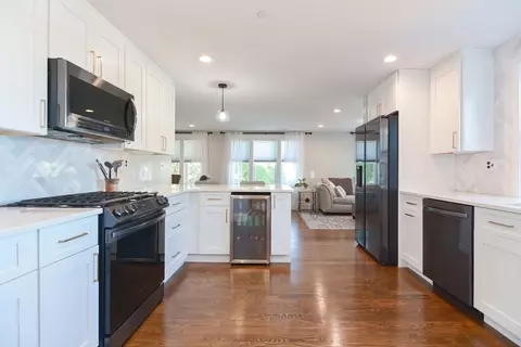 98 Wellsmere Rd # -2, Boston, MA 02131