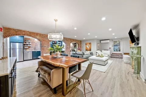 34 Hancock St #1B, Boston, MA 02114