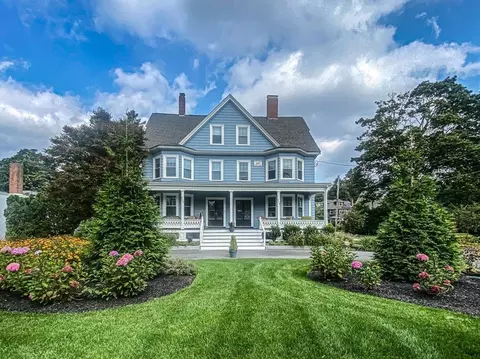 855 Great Plain Ave #1, Needham, MA 02492 photo 2