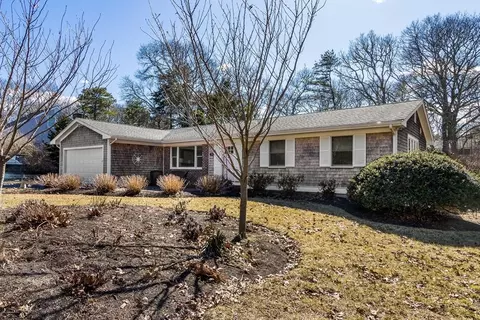718 Riverview Dr, Chatham, MA 02633