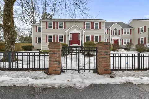 49 Brook St #49, Medfield, MA 02052