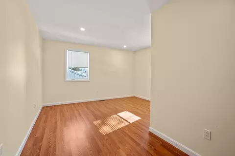 Bedroom - 4 Breen Ave, Methuen, MA 01844 photo 2 of 5