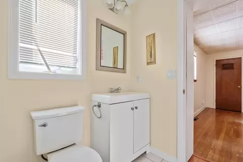 Entry Way - 4 Breen Ave, Methuen, MA 01844 photo 1 of 1