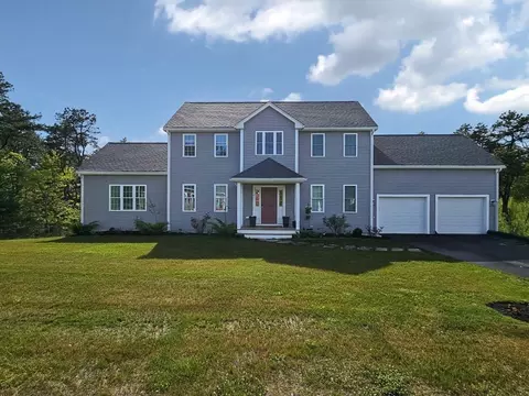 45 Lower Elbow Pond Ln, Plymouth, MA 02360