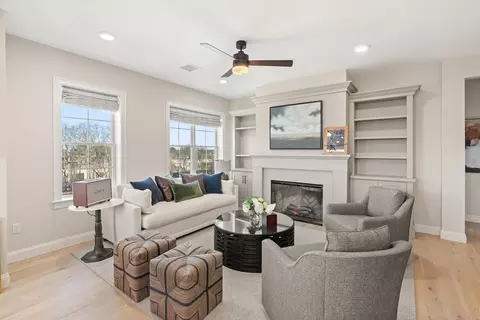 60 Coppersmith Way #407, Canton, MA 02021