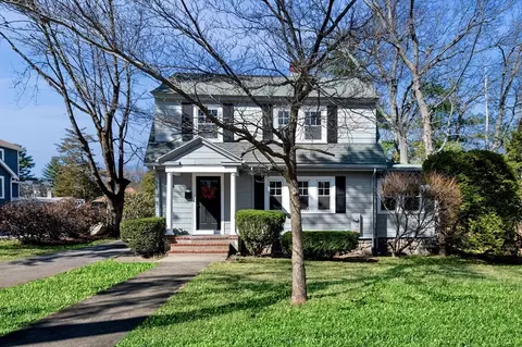 43 Eustis Ave, Wakefield, MA 01880 photo 2