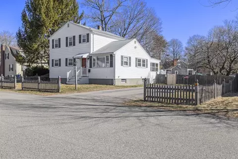 60 Durbeck Rd, Rockland, MA 02370