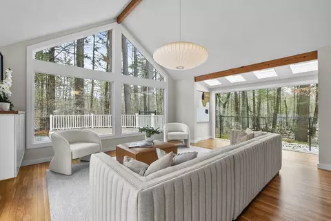72 Brook St, Carlisle, MA 01741