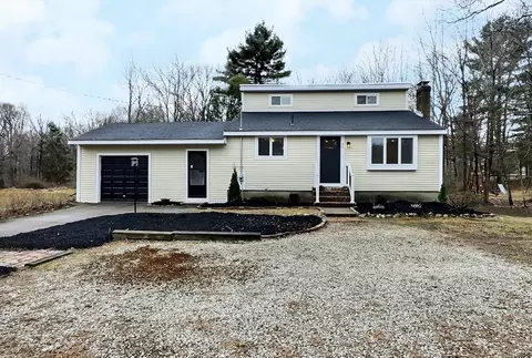 80 Vineyard Rd, Abington, MA 02351