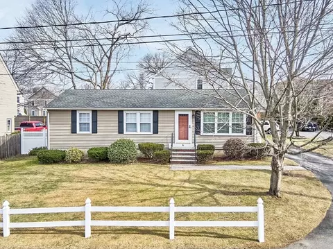6 Vermette Ct, Ipswich, MA 01938