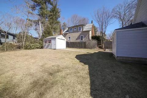 27 Riverside Ave, Bedford, MA 01730