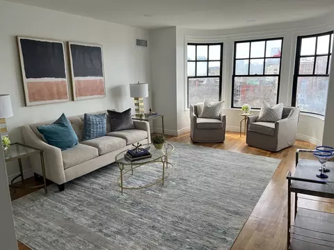 4 Charlesgate E #706, Boston, MA 02215