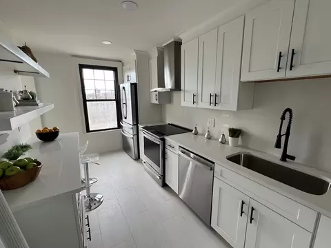 4 Charlesgate E #706, Boston, MA 02215 photo 4