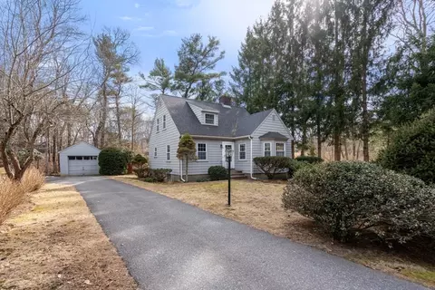 24 Park Ln, Walpole, MA 02032