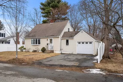 Exterior - 3 Gray Rd, Beverly, MA 01915 photo 3 of 7