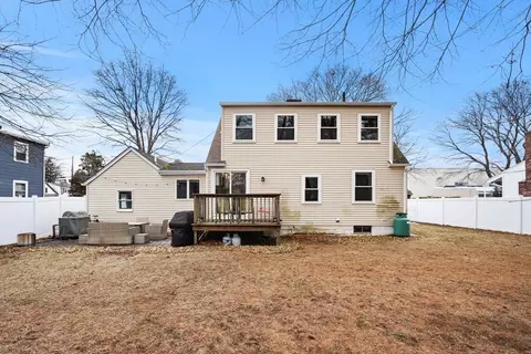 Exterior - 3 Gray Rd, Beverly, MA 01915 photo 6 of 7