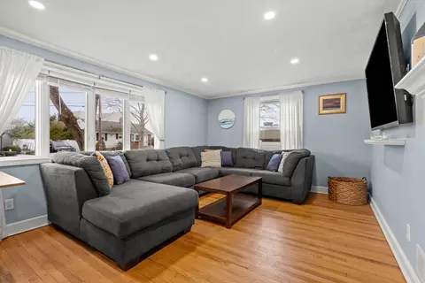 Living - 3 Gray Rd, Beverly, MA 01915 photo 1 of 3