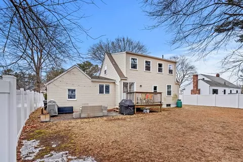 Exterior - 3 Gray Rd, Beverly, MA 01915 photo 5 of 7
