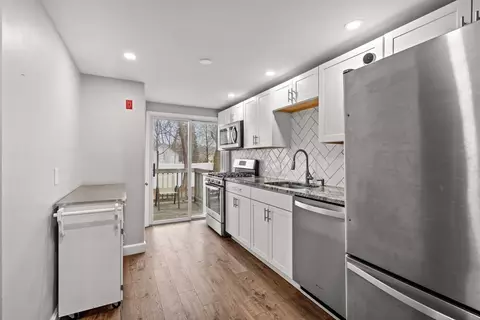Entry Way - 3 Gray Rd, Beverly, MA 01915 photo 1 of 4