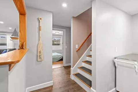 Entry Way - 3 Gray Rd, Beverly, MA 01915 photo 3 of 4