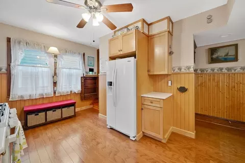 Entry Way - 44 Lyndale St, Springfield, MA 01108 photo 3 of 5