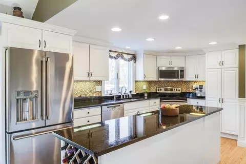 Kitchen - 45 Tracy Ln, Eastham, MA 02642 photo 2 of 3