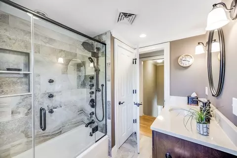 Bath - 45 Tracy Ln, Eastham, MA 02642 photo 1 of 3