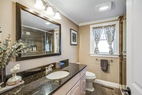 Bath - 45 Tracy Ln, Eastham, MA 02642 photo 2 of 3