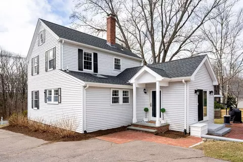 Exterior - 19 Beal St, Hingham, MA 02043 photo 4 of 4