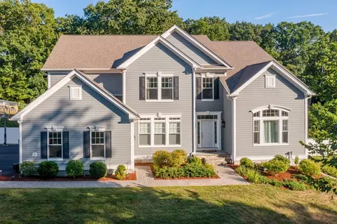17 Woodlot Dr, Milton, MA 02186