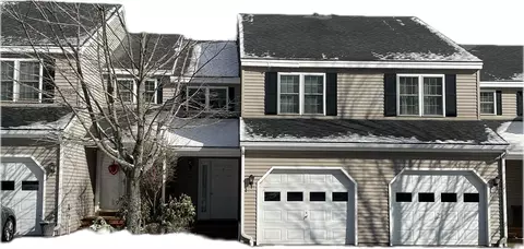 52 Shire Rd #52, Leominster, MA 01453