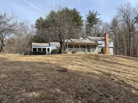 45 Hickory Ln, Hampden, MA 01036