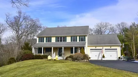 27 Park St, Norfolk, MA 02056