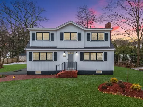 23 Long St, Burlington, MA 01803