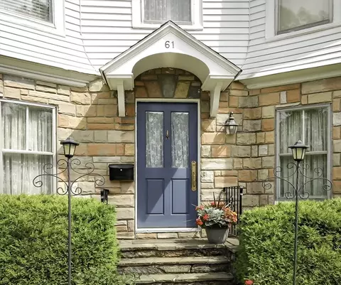 61 W Central St, Natick, MA 01760