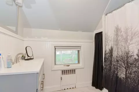Bath - 90 Dean Ave, Franklin, MA 02038 photo 1 of 3