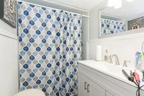 Bath - 90 Dean Ave, Franklin, MA 02038 photo 3 of 3