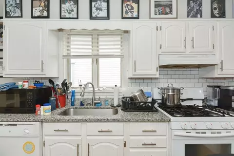 Kitchen - 90 Dean Ave, Franklin, MA 02038 photo 2 of 2