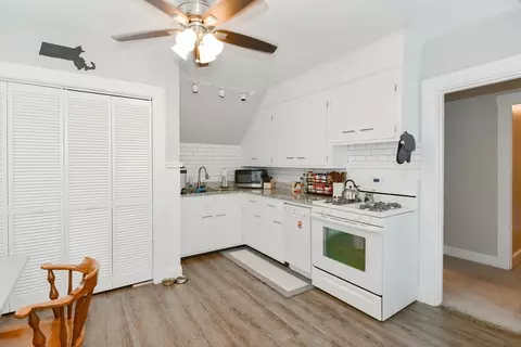 Kitchen - 90 Dean Ave, Franklin, MA 02038 photo 1 of 2