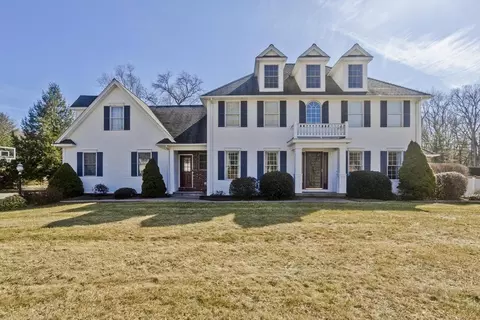 24 Victoria Ln, Wilbraham, MA 01095