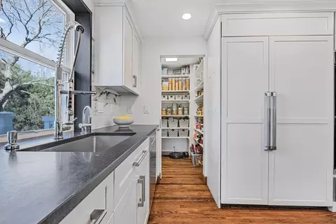 12 Harvard Cir, Needham, MA 02494 photo 8