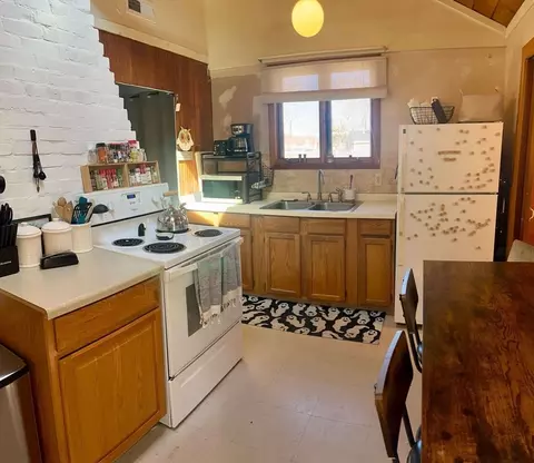 5 Walter St, Wareham, MA 02571 photo 3