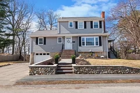 120 Westview Dr, Norwood, MA 02062