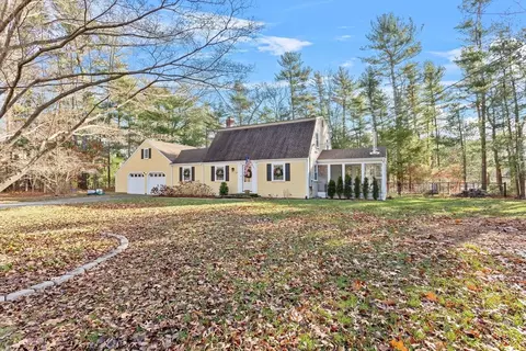 39 Winslow Rd, Duxbury, MA 02332