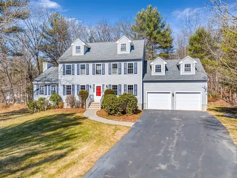 20 April Ln, Westford, MA 01886