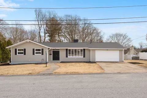27 W River Pkwy, North Providence, RI 02904