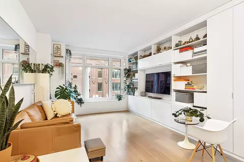 100 Lovejoy Wharf #8N, Boston, MA 02114