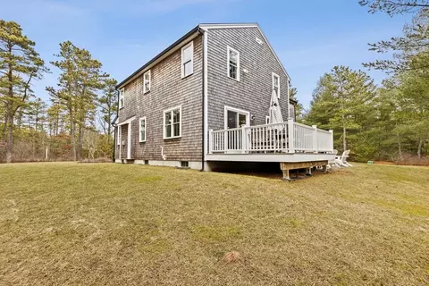 Exterior - 5 Pine Needle Ln, Wareham, MA 02571 photo 3 of 6