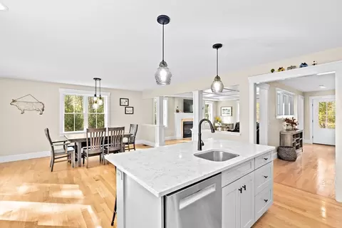 Kitchen - 5 Pine Needle Ln, Wareham, MA 02571 photo 4 of 4